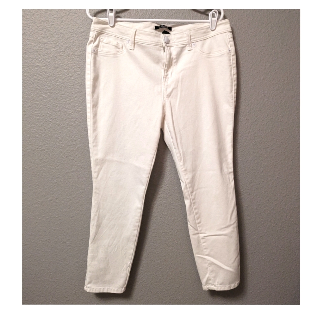 🔥SALE🔥 Roz & Ali White Denim Ankle Pants Sz. 14P